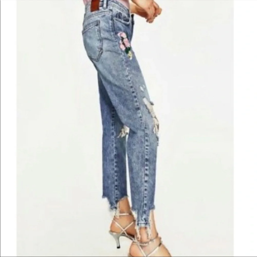 Zara Floral Embroidered Distressed Jeans Size 6 - Picture 2 of 8